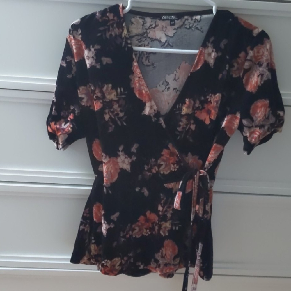 Velvet TOP - Picture 2 of 4